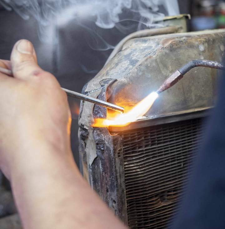 Réparation radiateur auto endommagé Cusset